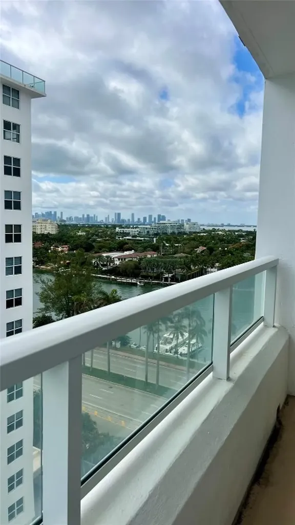 5005 Collins Avenue Miami Beach FL 33140