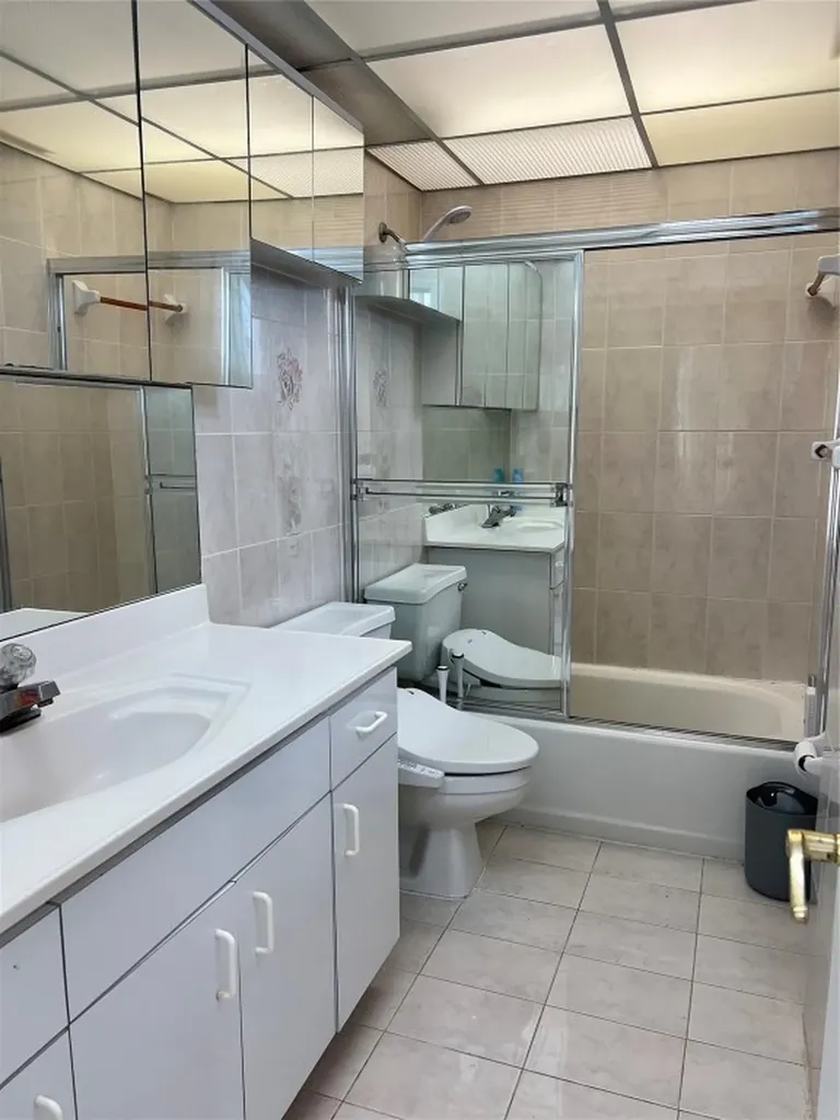 5005 Collins Avenue Miami Beach FL 33140