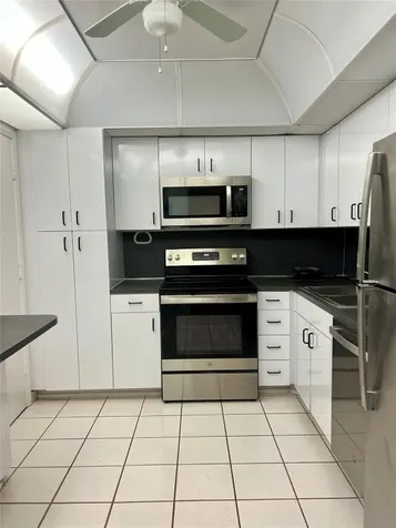5005 Collins Avenue Miami Beach FL 33140