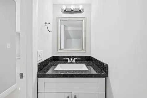 2127 NE 11th Avenue Wilton Manors FL 33305