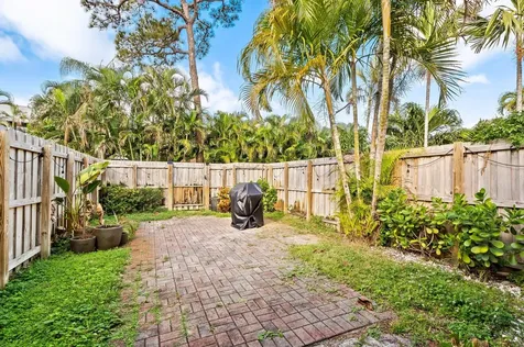 2127 NE 11th Avenue Wilton Manors FL 33305