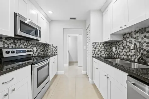 2127 NE 11th Avenue Wilton Manors FL 33305