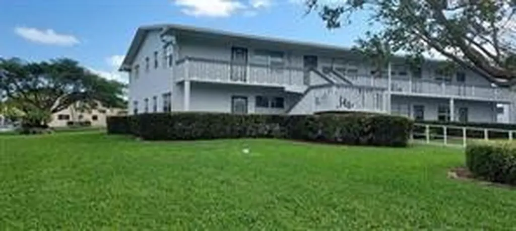 86 Westbury Deerfield Beach FL 33442