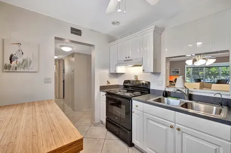 4270 NW 40th Street Lauderdale Lakes FL 33319