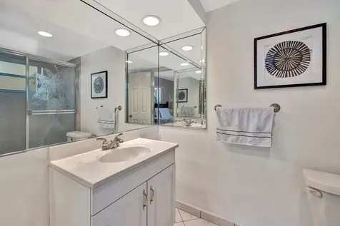 4270 NW 40th Street Lauderdale Lakes FL 33319