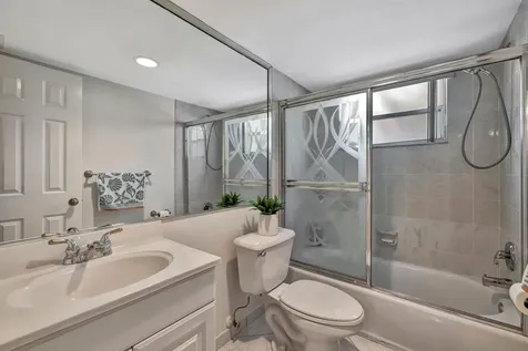 4270 NW 40th Street Lauderdale Lakes FL 33319