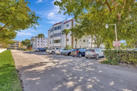 4270 NW 40th Street Lauderdale Lakes FL 33319