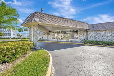 4270 NW 40th Street Lauderdale Lakes FL 33319
