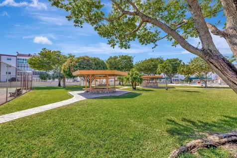 4270 NW 40th Street Lauderdale Lakes FL 33319