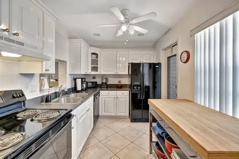 4270 NW 40th Street Lauderdale Lakes FL 33319