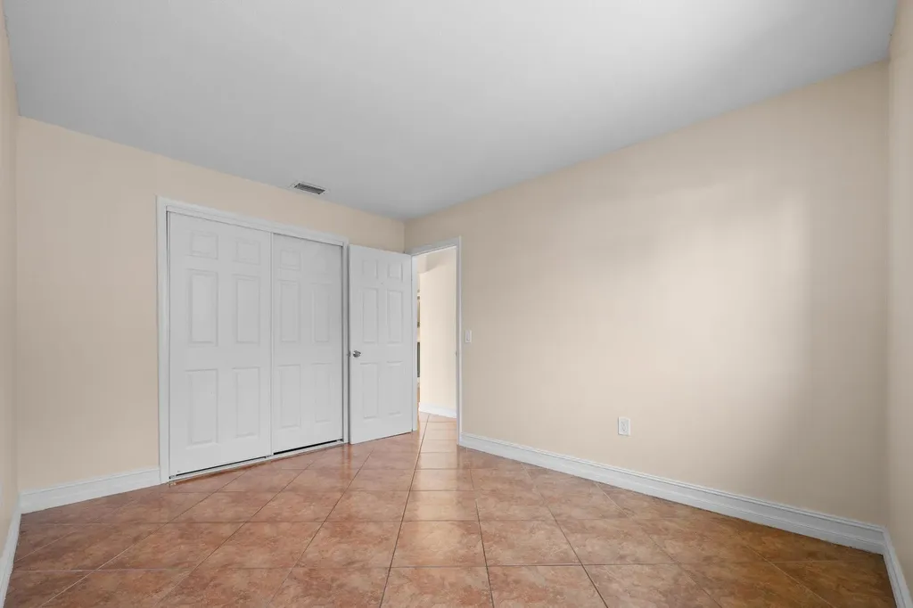 11371 NW 40th Place Sunrise FL 33323