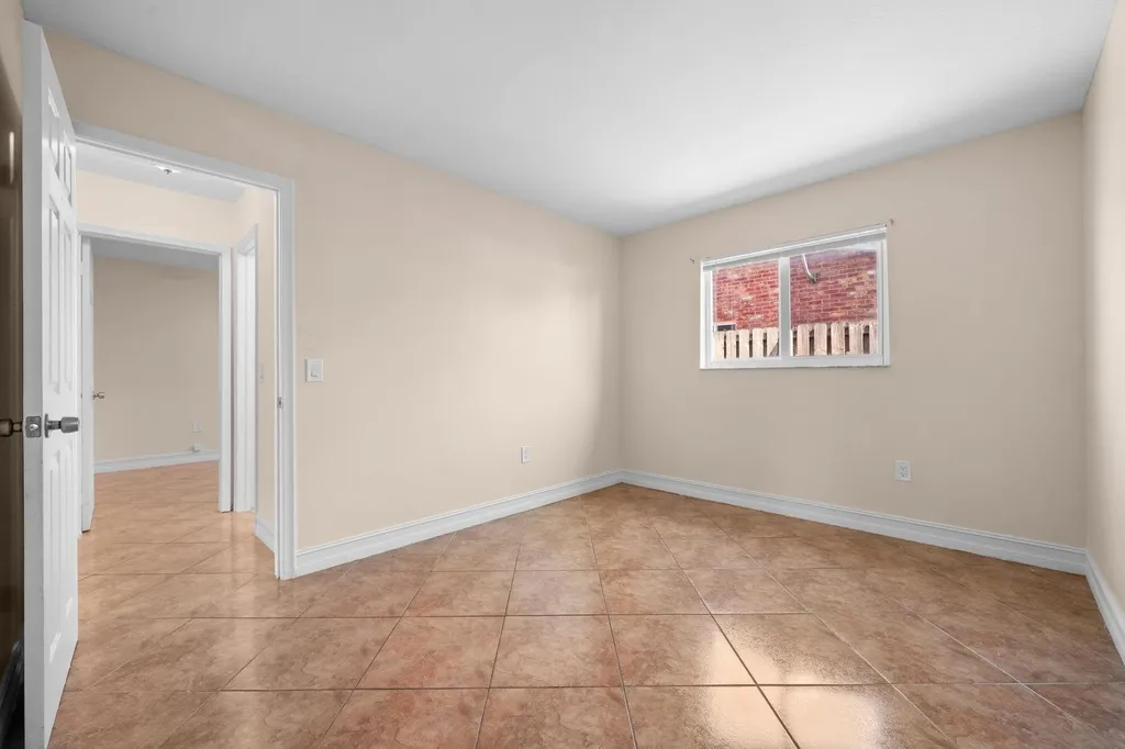 11371 NW 40th Place Sunrise FL 33323