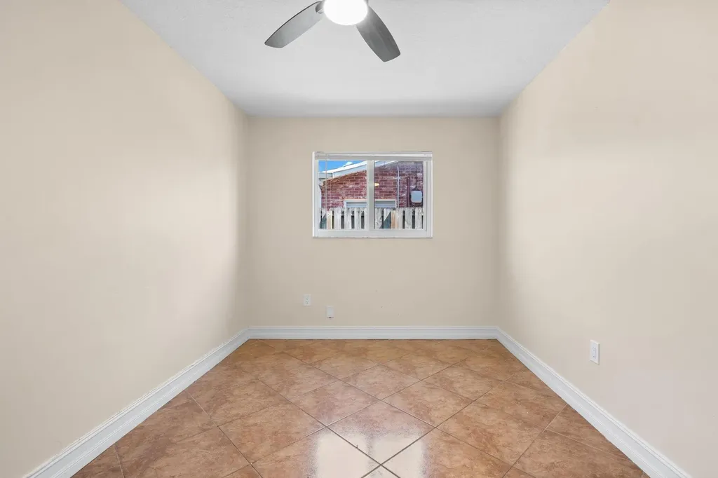 11371 NW 40th Place Sunrise FL 33323