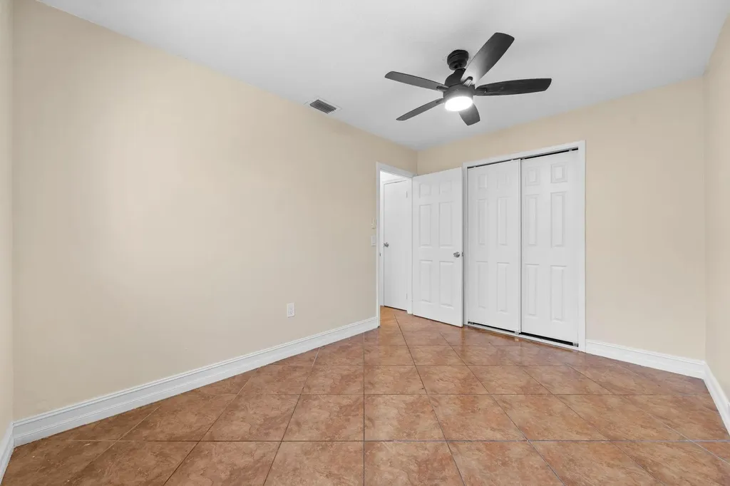 11371 NW 40th Place Sunrise FL 33323