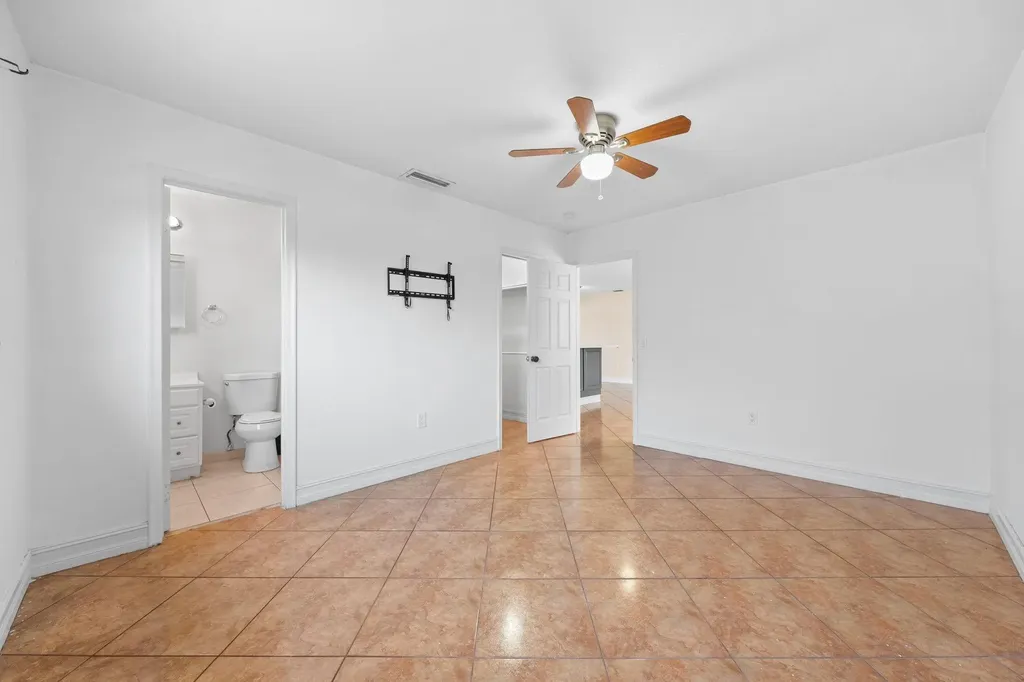11371 NW 40th Place Sunrise FL 33323