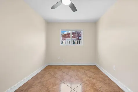 11371 NW 40th Place Sunrise FL 33323