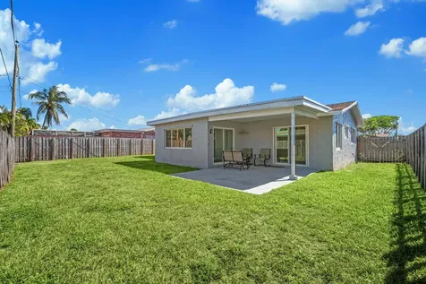 11371 NW 40th Place Sunrise FL 33323