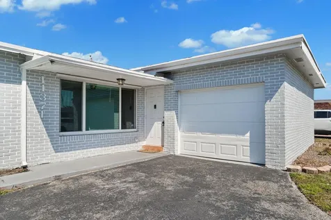 11371 NW 40th Place Sunrise FL 33323