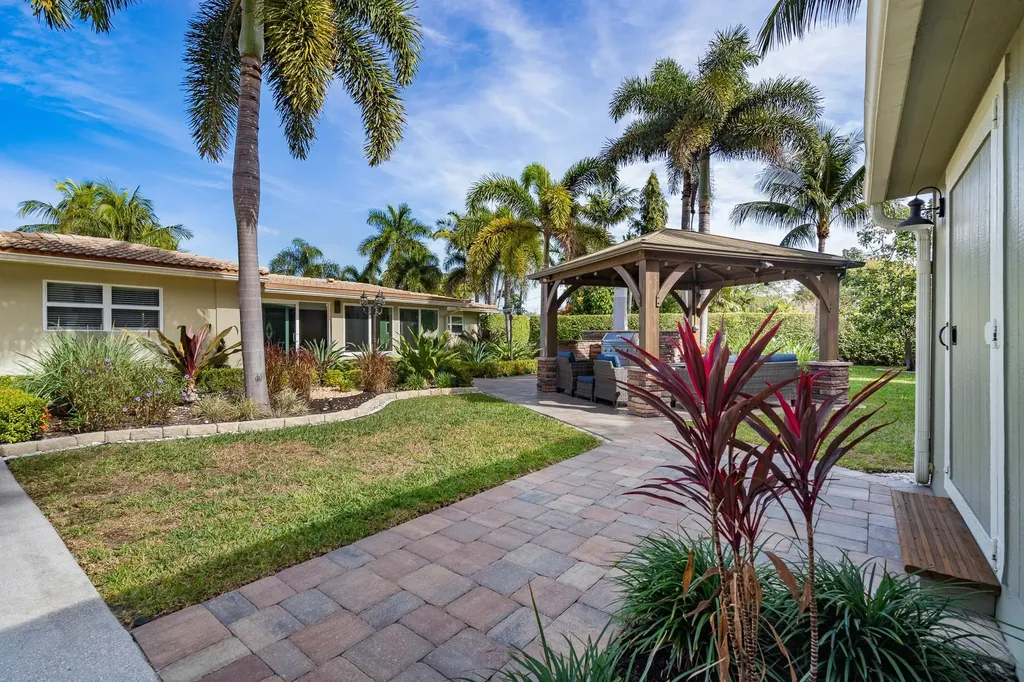 112 SW 24th Avenue Boynton Beach FL 33435