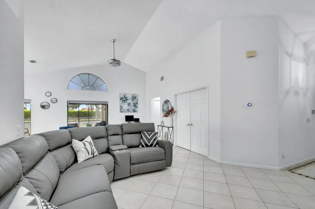 8071 Popash Court Boynton Beach FL 33472