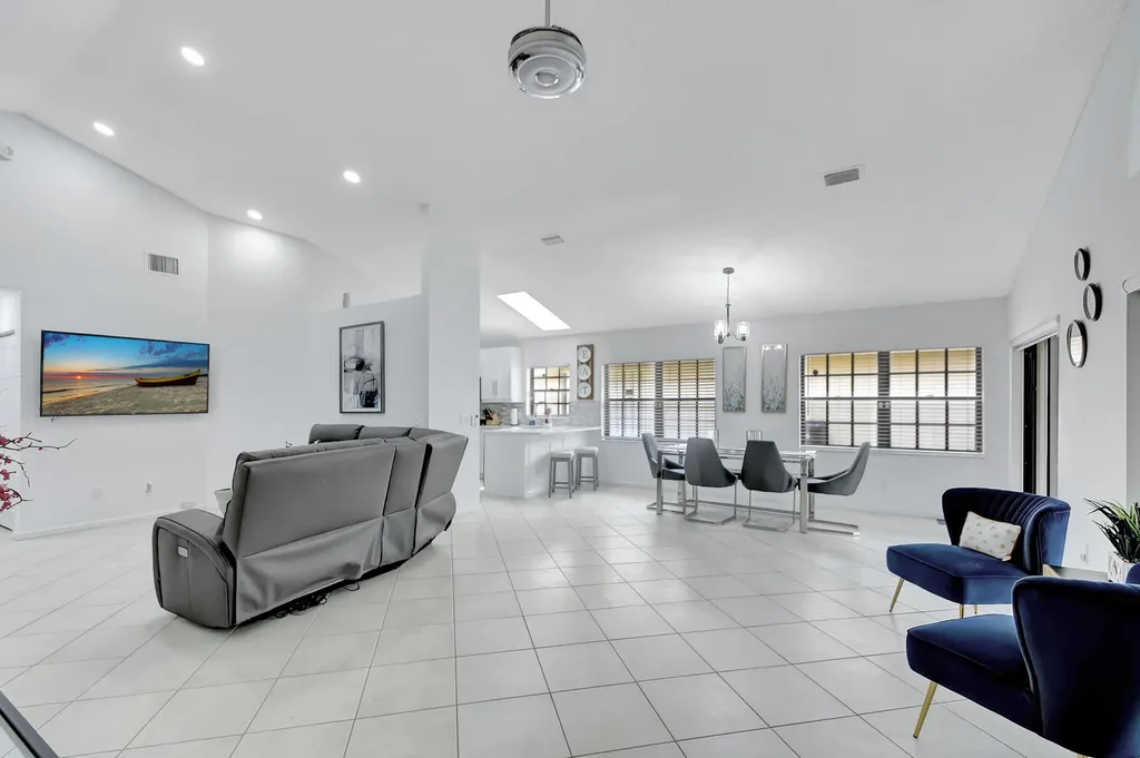8071 Popash Court Boynton Beach FL 33472