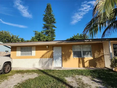 1660 SW 70th Avenue North Lauderdale FL 33068