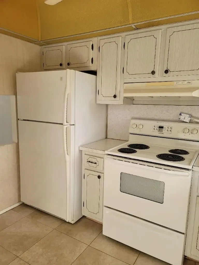 2951 E Sunrise Lakes Drive Sunrise FL 33322