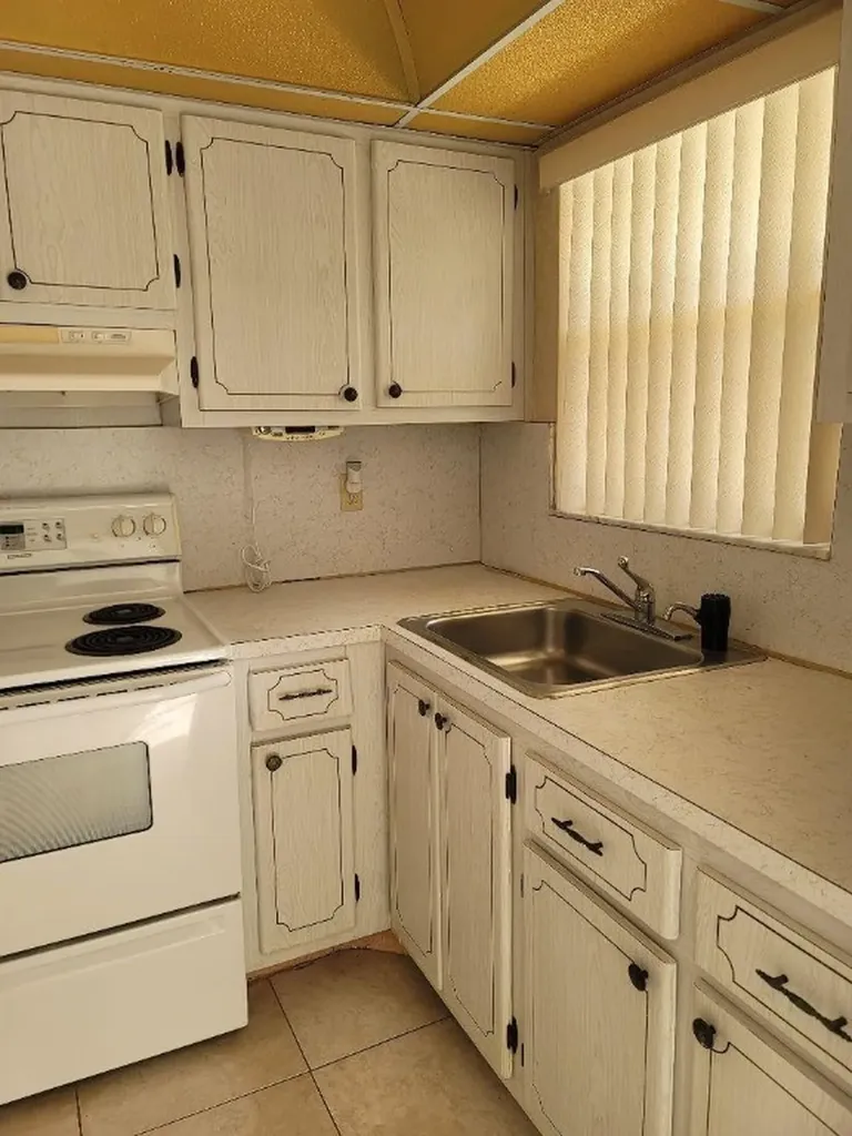 2951 E Sunrise Lakes Drive Sunrise FL 33322