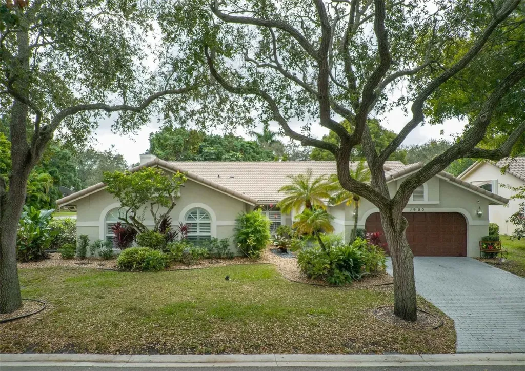1900 Augusta Terrace Coral Springs FL 33071