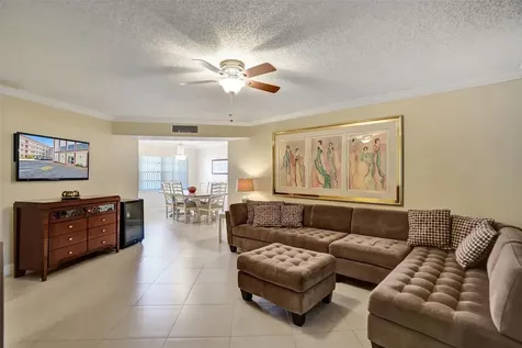 4270 NW 40th Street Lauderdale Lakes FL 33319