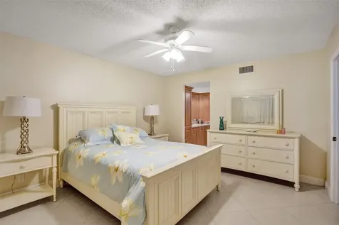 4270 NW 40th Street Lauderdale Lakes FL 33319