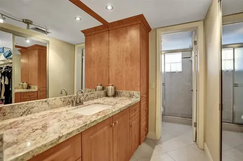 4270 NW 40th Street Lauderdale Lakes FL 33319