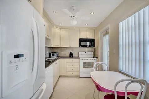 4270 NW 40th Street Lauderdale Lakes FL 33319