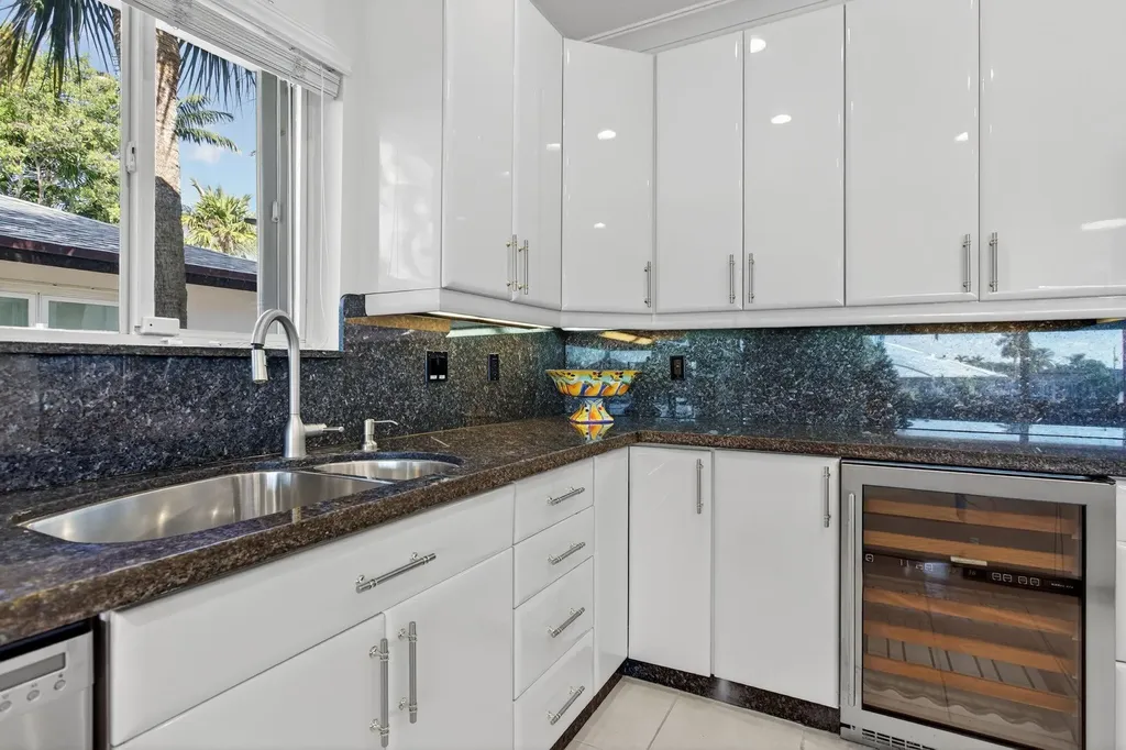 513 S Riverside Drive Pompano Beach FL 33062