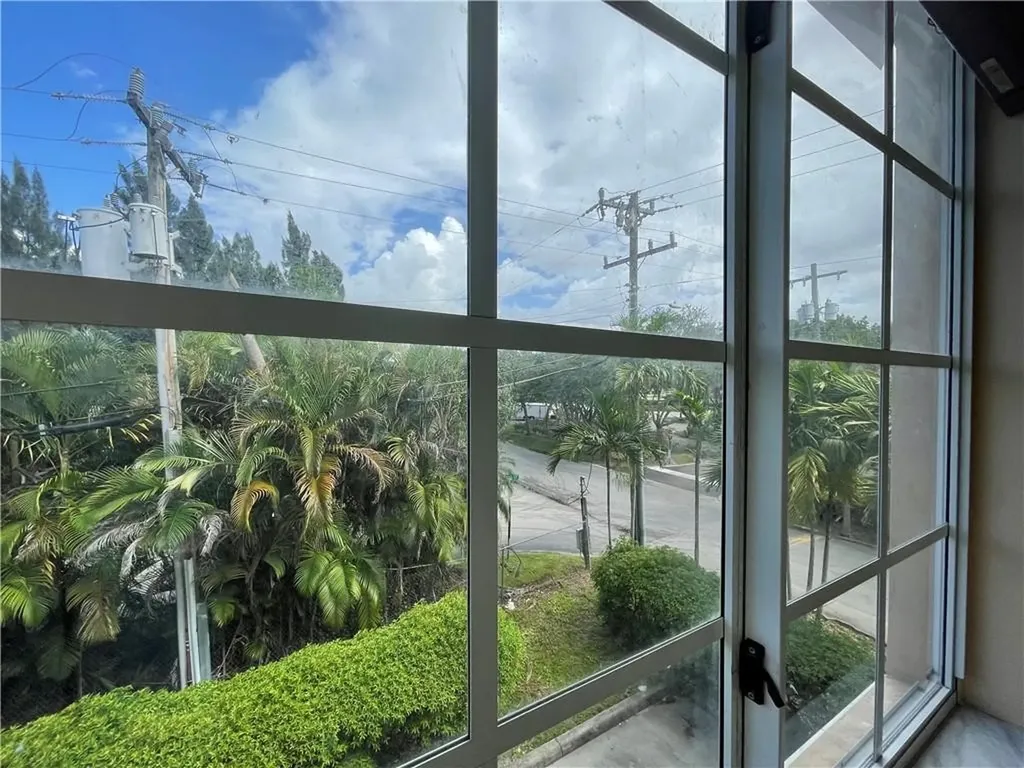 6115 Stirling Road Hollywood FL 33314
