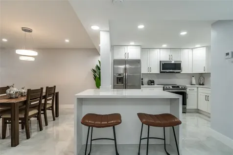 9523 S Hollybrook Lake Drive Pembroke Pines FL 33025