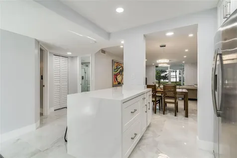 9523 S Hollybrook Lake Drive Pembroke Pines FL 33025