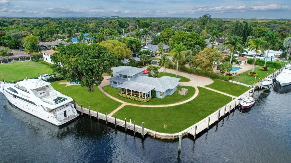 2390 SW 27th Te Fort Lauderdale FL 33312