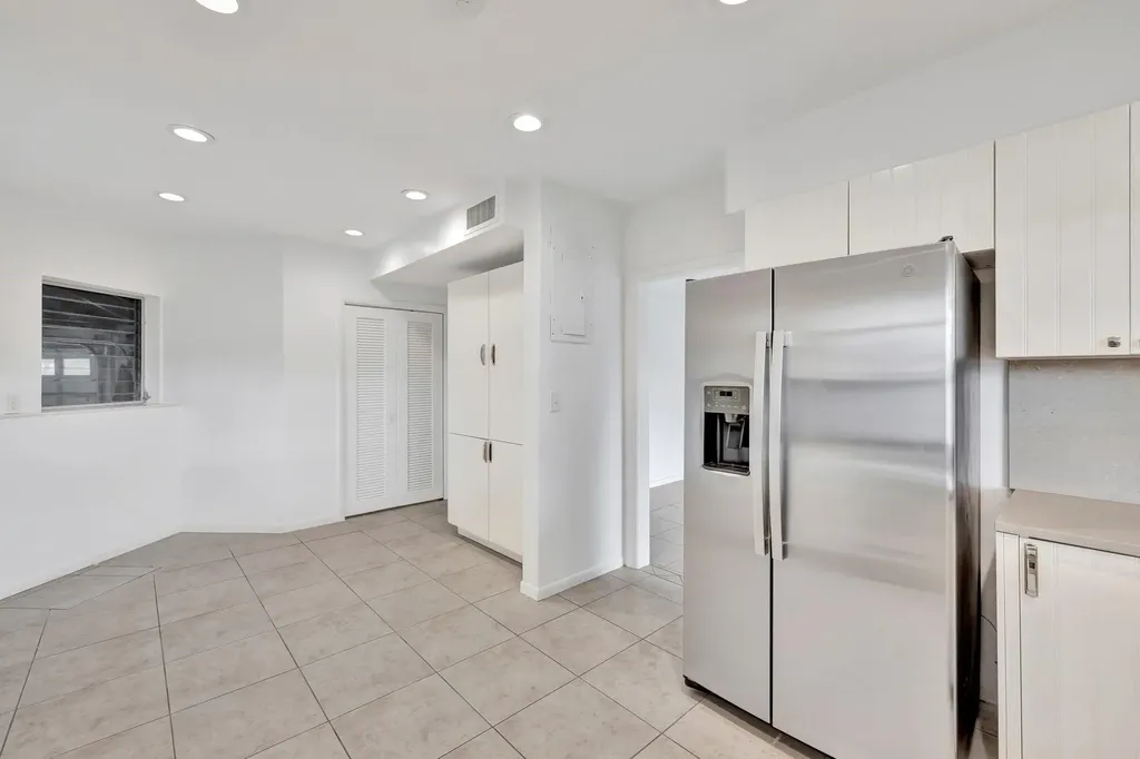 2390 SW 27th Te Fort Lauderdale FL 33312