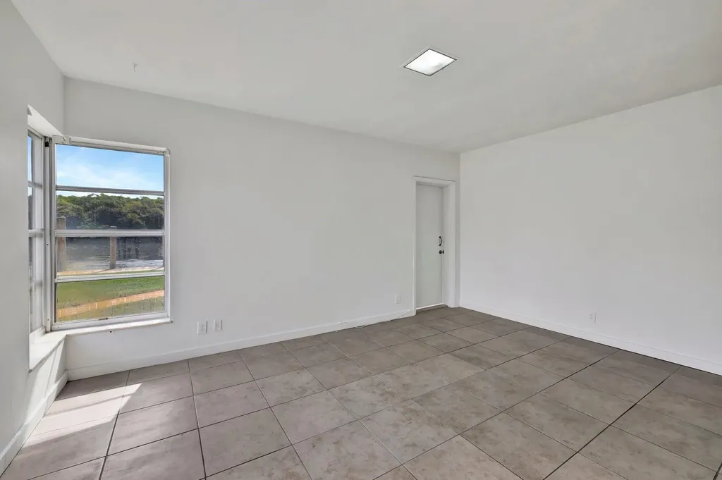 2390 SW 27th Te Fort Lauderdale FL 33312