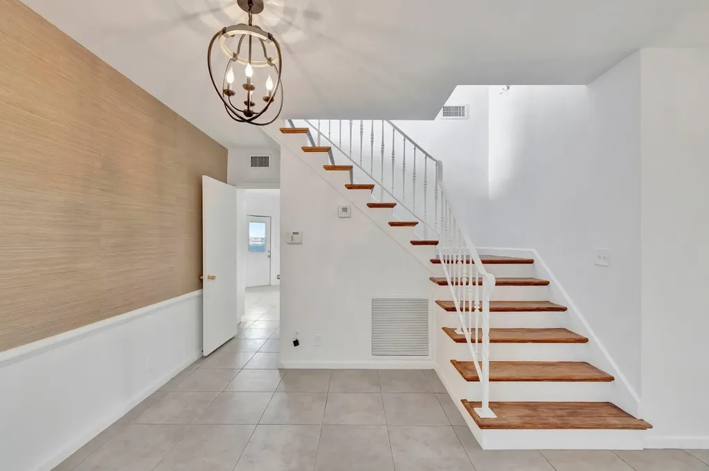 2390 SW 27th Te Fort Lauderdale FL 33312