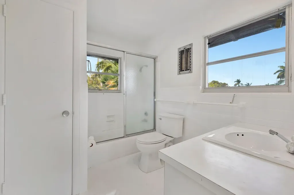 2390 SW 27th Te Fort Lauderdale FL 33312