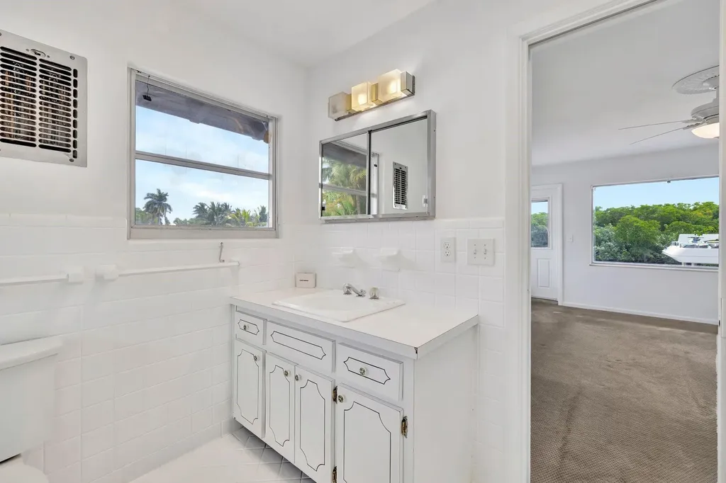 2390 SW 27th Te Fort Lauderdale FL 33312
