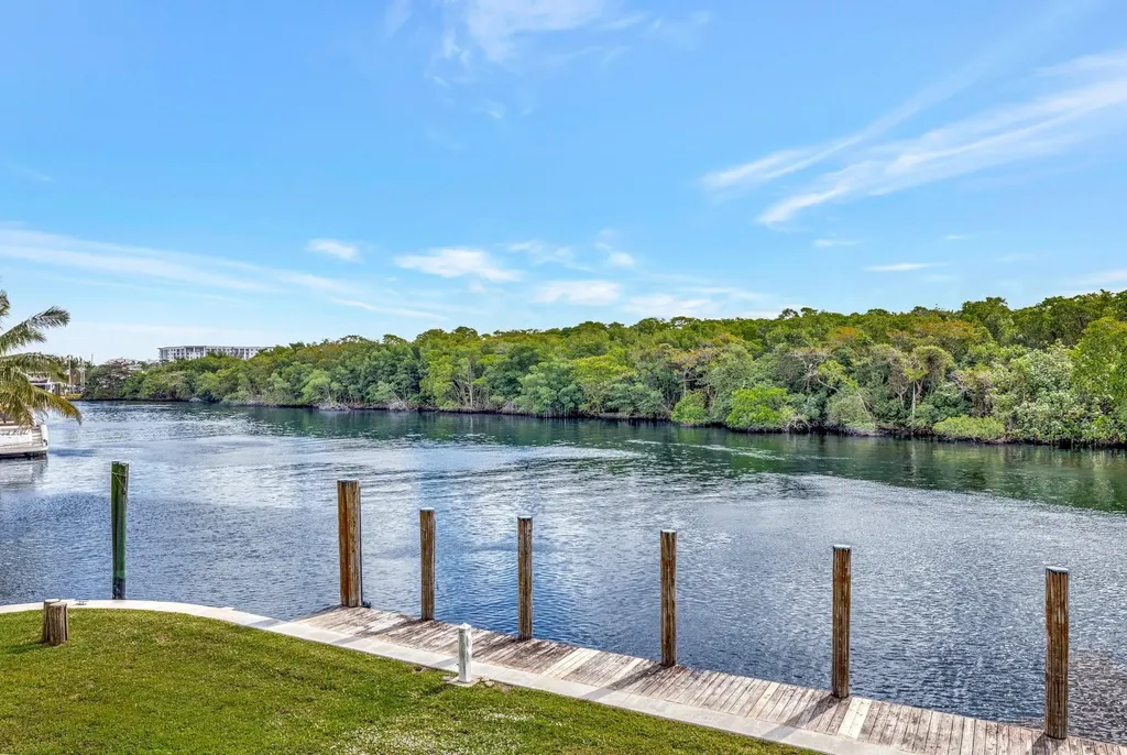 2390 SW 27th Te Fort Lauderdale FL 33312