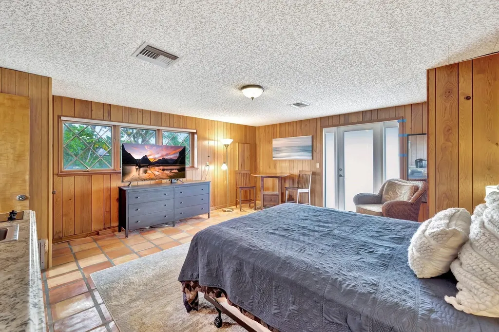 2390 SW 27th Te Fort Lauderdale FL 33312