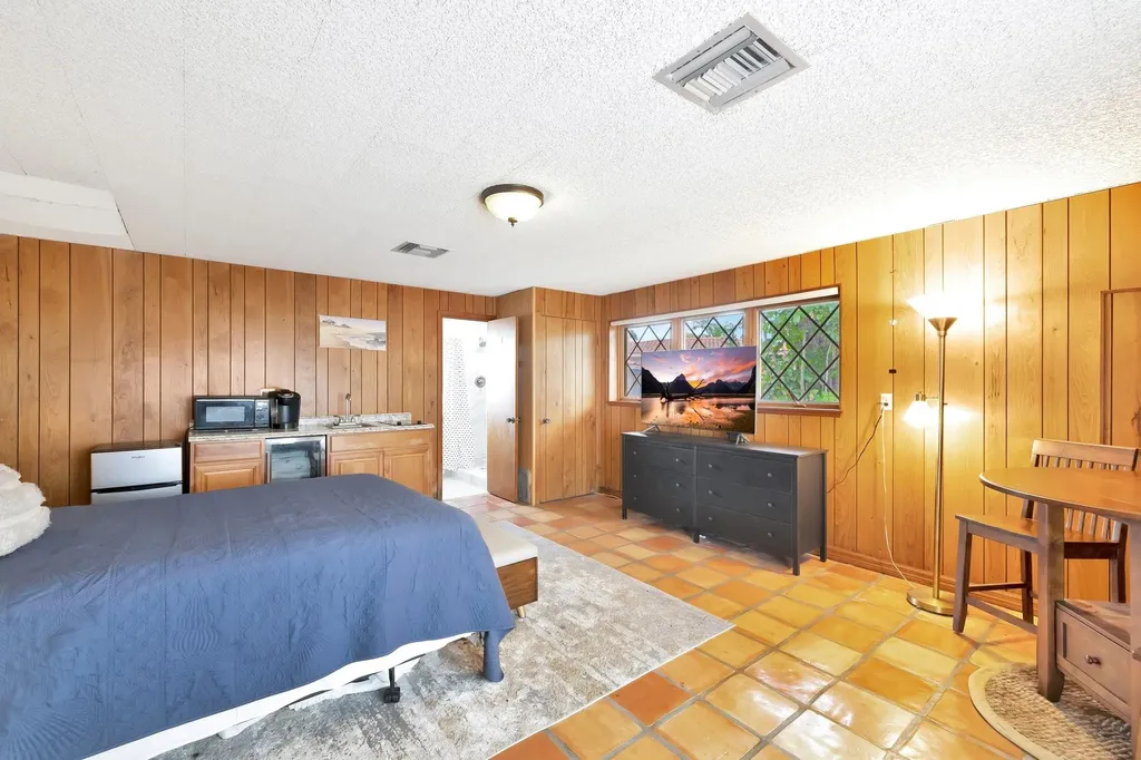 2390 SW 27th Te Fort Lauderdale FL 33312