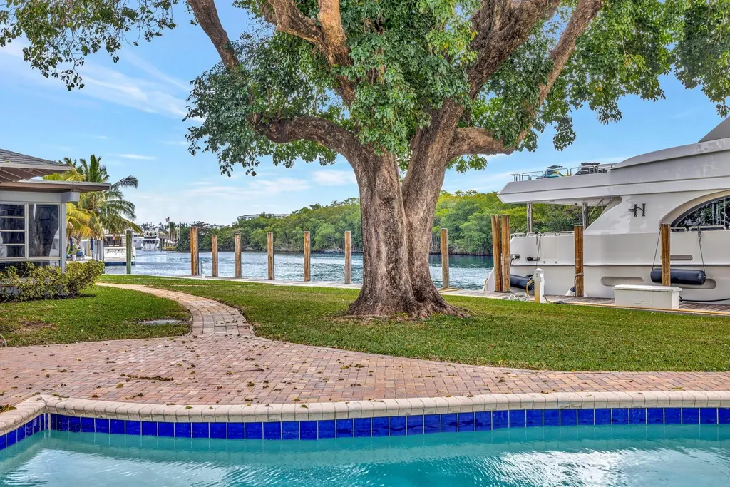 2390 SW 27th Te Fort Lauderdale FL 33312