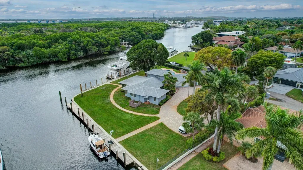 2390 SW 27th Te Fort Lauderdale FL 33312