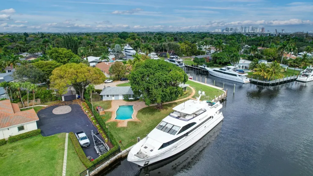 2390 SW 27th Te Fort Lauderdale FL 33312