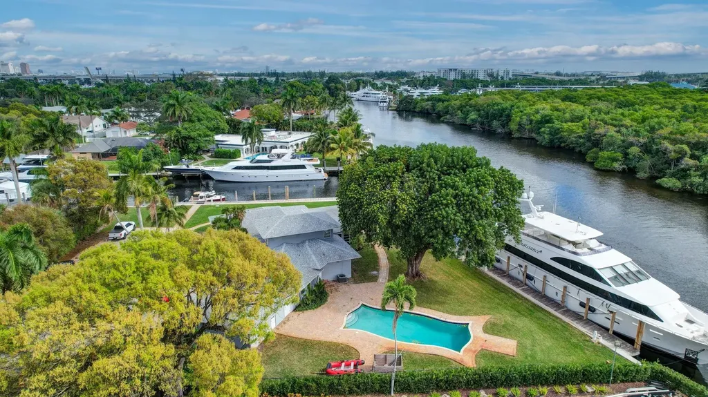 2390 SW 27th Te Fort Lauderdale FL 33312